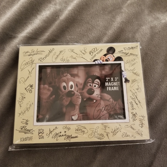 Disney Other - Disney 2x3 Character Signature Magnet Frame